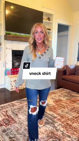 So cute- love this color + button details! 💫🫶🏼🤩 #vneckshirt #vneck #fallfits #sweaterweather #fallfit #momfashion #fallfashion #momlife #OOTD #outfitoftheday #tiktokshopcreatorpicks #tiktokshoplabordaysale #tiktokshoprestock 