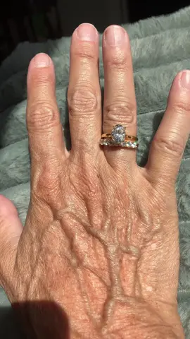 2Ct Oval Moissanite Wedding Ring Set #moissanite #engagementring #weddingring #giftideas #fyp @CICI GEMS 