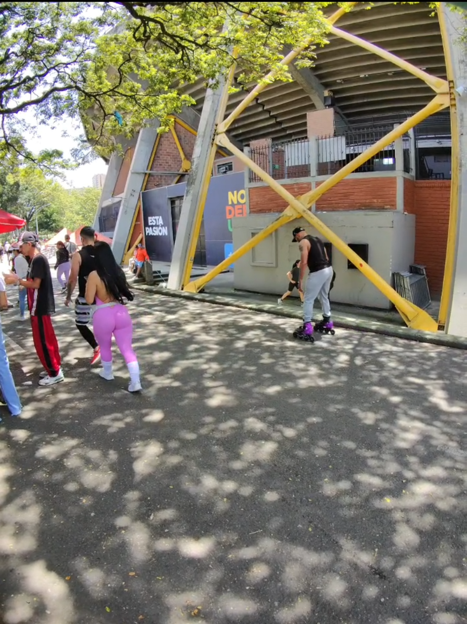 Ciclovía en Medellín #paratiiiiiiiiiiiiiiiiiiiiiiiiiiiiiii #medellincolombia 