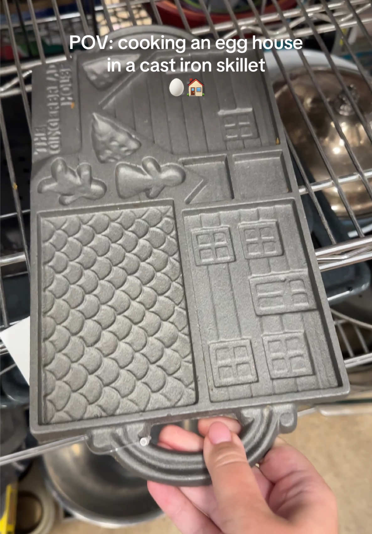 Admit it, who also uses this frying pan for eggs?#CleanTok #asmrcleaning #thriftstore #castiron 