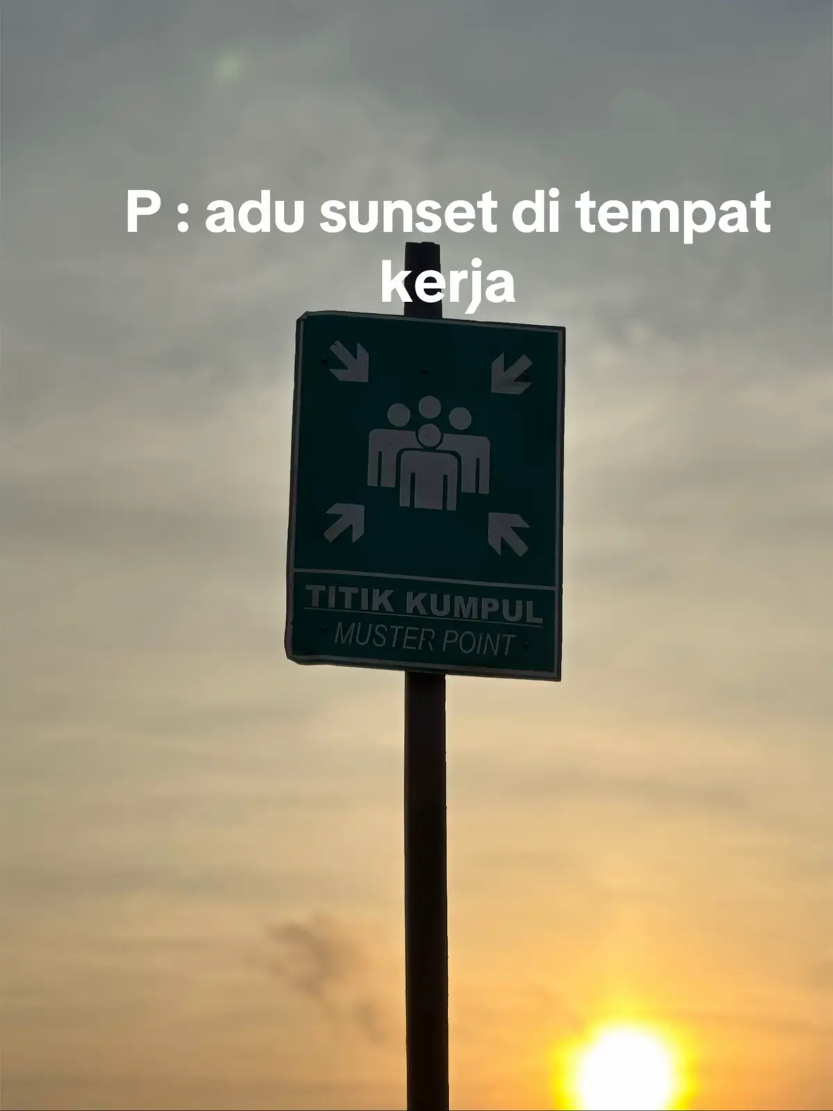 Tunjukin foto di komentar #storytambang #lewatberanda #kalimantan #tambangbatubarakalimantan #sunset 