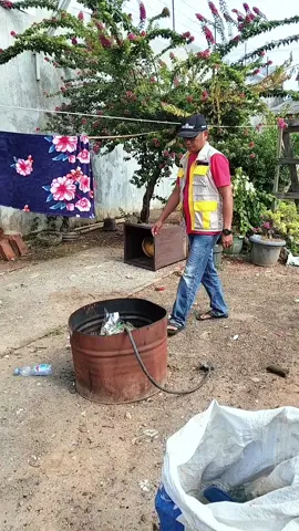 manfaatkan barang bekas sebaik mungkin, seperti yg di lakukan muda-mudi berikut ini ☝️☝️
