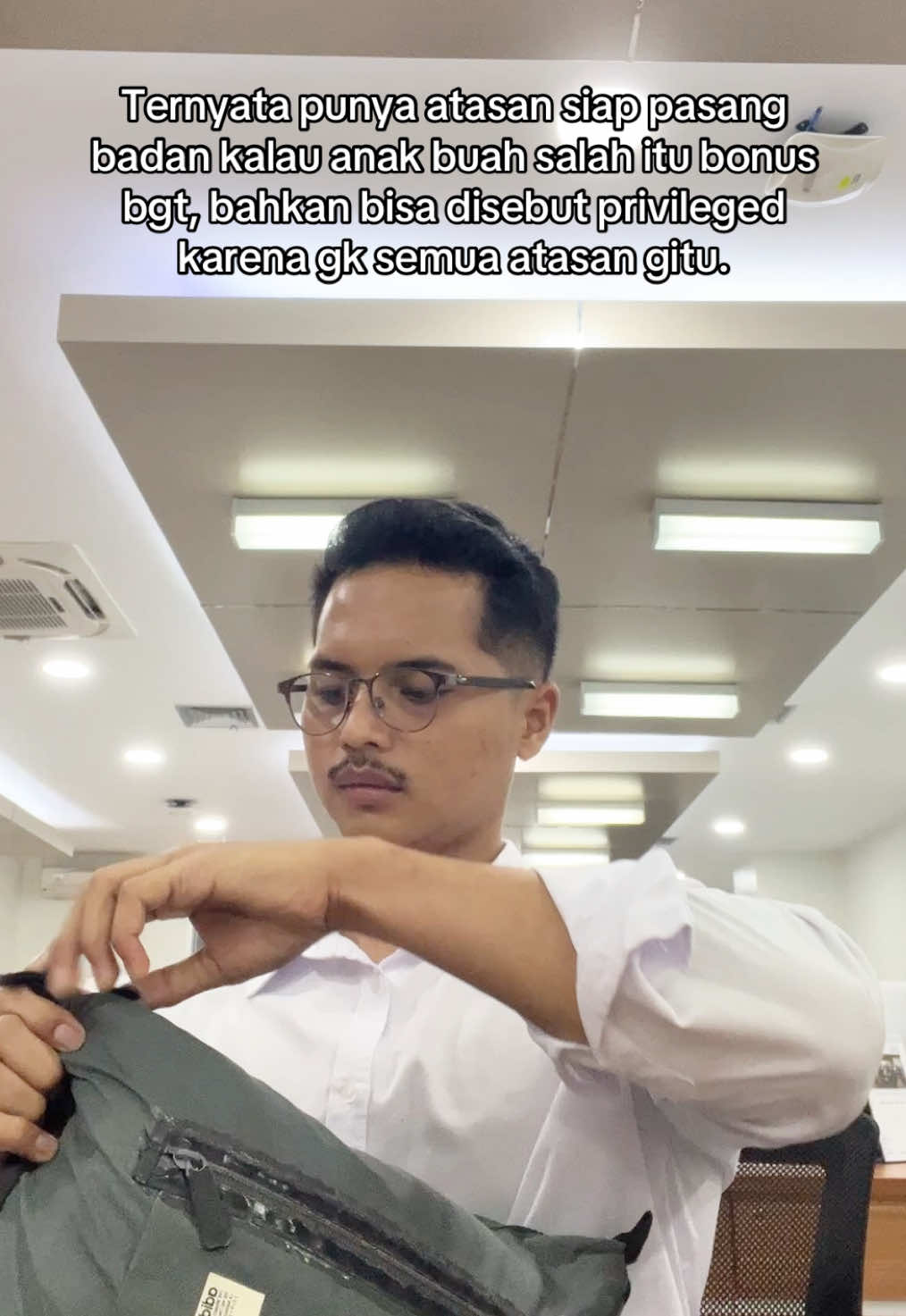 Punya atasan kaya gini tuh langka banget. Semoga kalian ketemu atasan kaya gitu juga. Pernah bagt dapat atasan kaya gini. #fyp #asn #budakcorporate #fypシ 