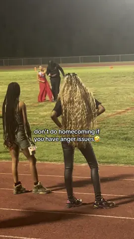 yo🤣🤣🤣 #funny #like #Homecoming #viral #fyp 