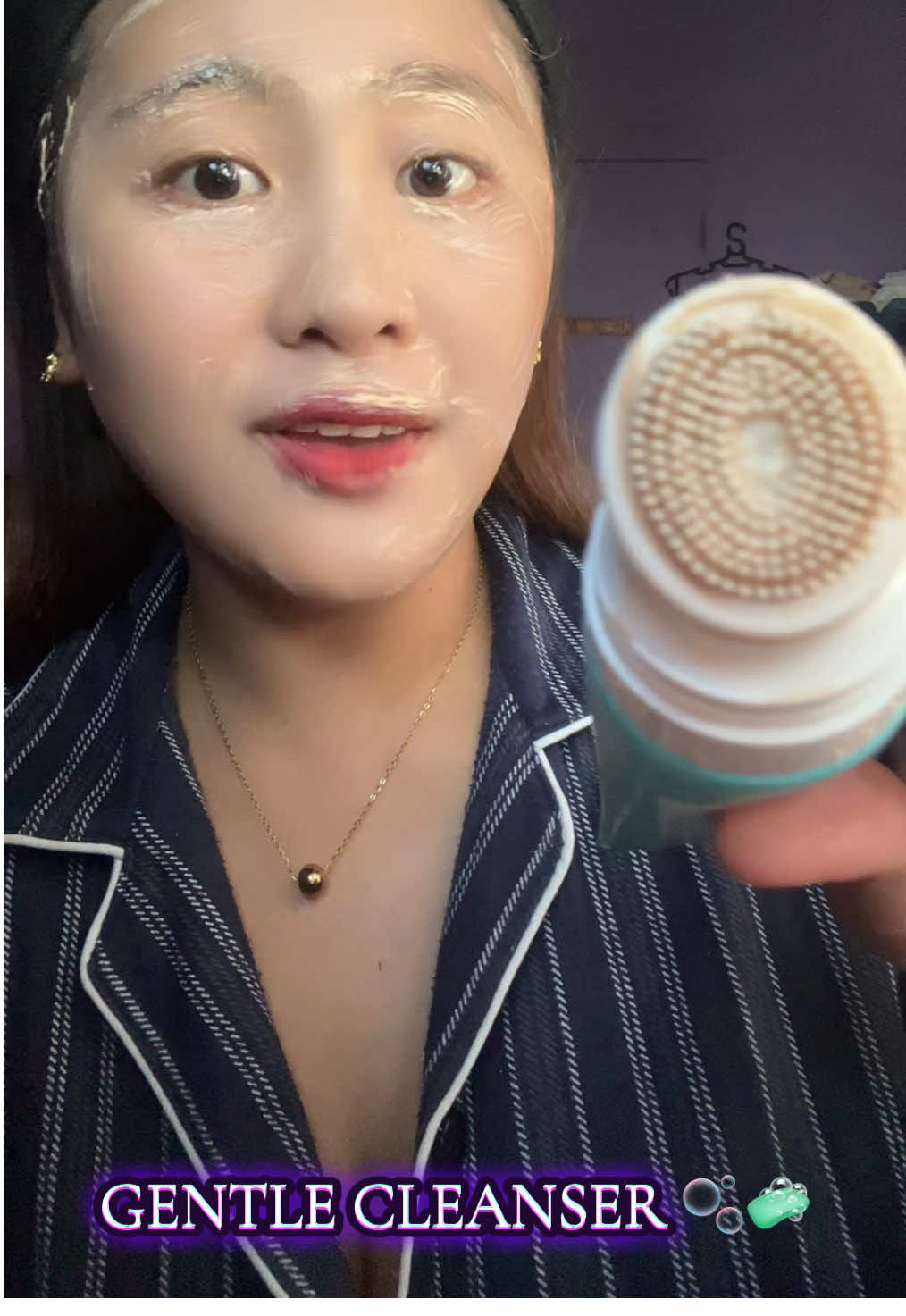 legit gentle cleanser? here na nasa yellow basket lang! 🫧