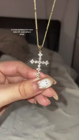 So sparkly, obsessed #meiitrue #jewelry #dealsforyoudays #cross #necklace 