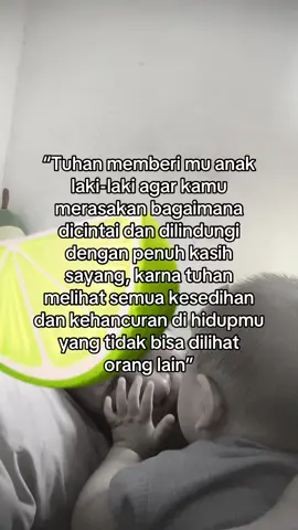 Anak sekecil ini selalu paham saat ibunya sedih, kadang pas aku nangis tibatiba ngusel2 terus meluk, terus pas ini lagi nen denger aku nangis tbtb megangin air mataku sambil diusap2 gitu🥹 YaAllah maaf ibu nak, belum bisa jadi orang tua yang baik&sabar🥹 adek sehat2 ya temani ibu terus, kita belajar bareng bareng ya nak🥹