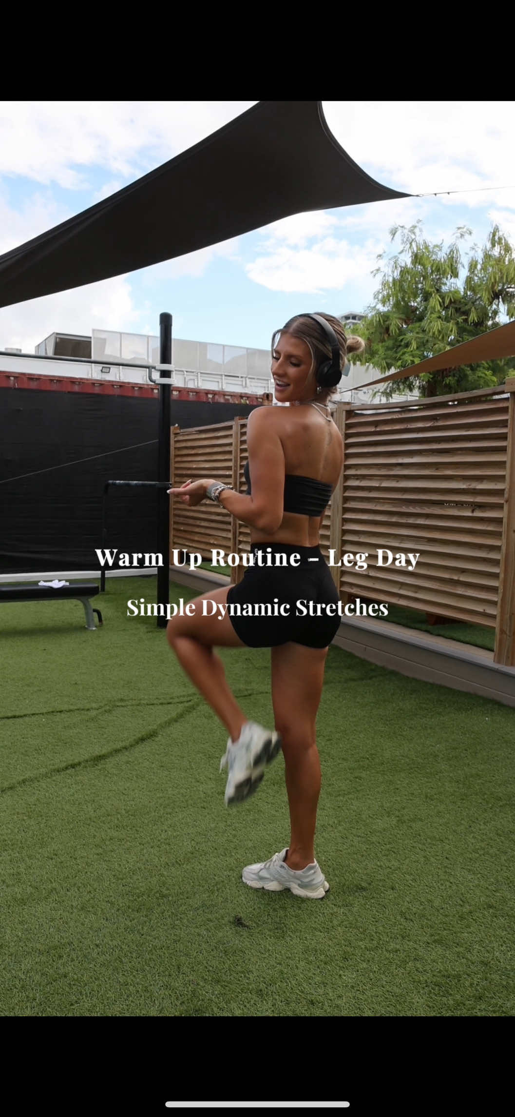 Dynamic workouts are kinggg - never skip a warm up #dynamicstretching #legdaywarmup #legday #warmupexercise #fitnesstips 