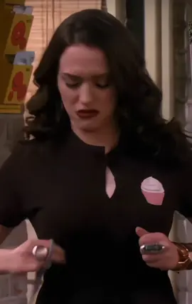 If you have no car why open the garage 💀😭🤣 #2brokegirls #comedia #bethbehrs #katdenningsedit #drama 