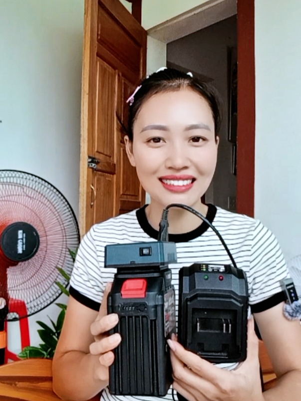đế chuyển đổi nguồn điện kèm theo pin 30seo dự phòng những ngày mất điện có thể sử dụng thiết bị trong nhà#dechuyennguonpin #dechuyendoidien #dechuyendoi18v21vlen220v #dechuyendoidien #_phamha2 