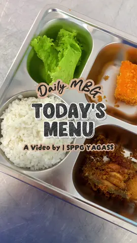 Halo sobat gizi👋🏻 Minzi mau spill menu senin, 22 September 2025, menu hari ini ada ayam bumbu, selada , salad buah, nasi putih, serta nuget tahu. MBG hari ini siap di bagikan ke sekolah adik-adik penerima manfaat nya. Semoga suka yaa, Enjoy the food, Happy meal🍽️ #MBG #MakanBergiziGratis #SPPGGarudaSaiyoSakato #BadanGiziNasional #GenerasiEmas2045 