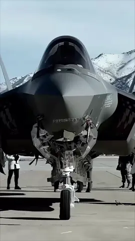 Bukan sekadar jet tempur… inilah hantu langit masa depan. #f35 #jetfighter #aviation #military #fyp 