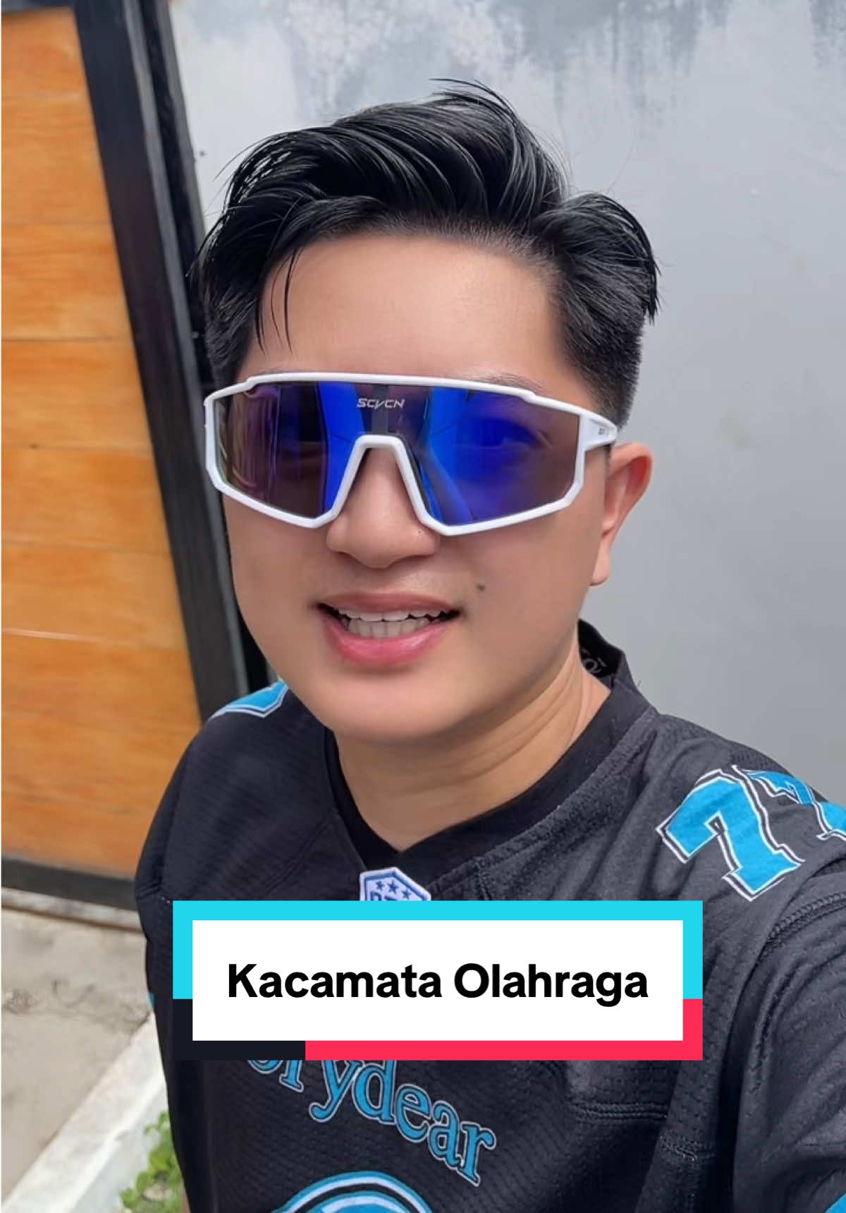 Kacamata Olahraga Anti UV #kacamata #kacamataolahraga #kacamataantiuv #kacamataantiradiasi #kacamatahitam 