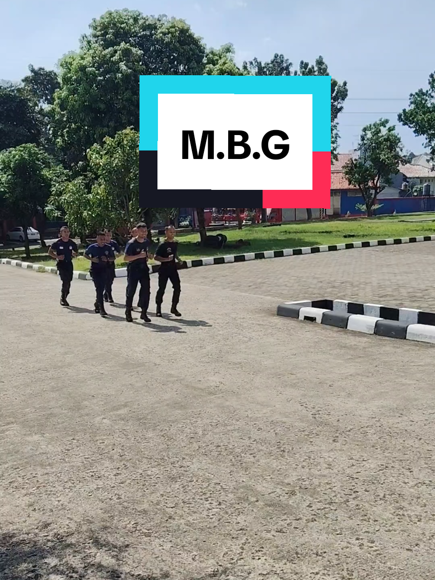 Makan Siang Bergizi Gratis #mbg #larisiang #lari #damkar #fyp 