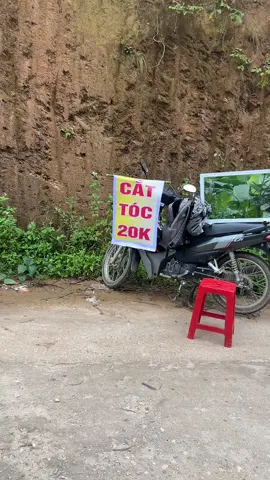 @Son Tung M-TP  Cắt tóc tại chợ phiên trên vùng cao mình nhận cắt tóc tại nhà cho anh em nào không có thời gian đi cắt tóc #cattocnam #xuhuongtiktok #trending 
