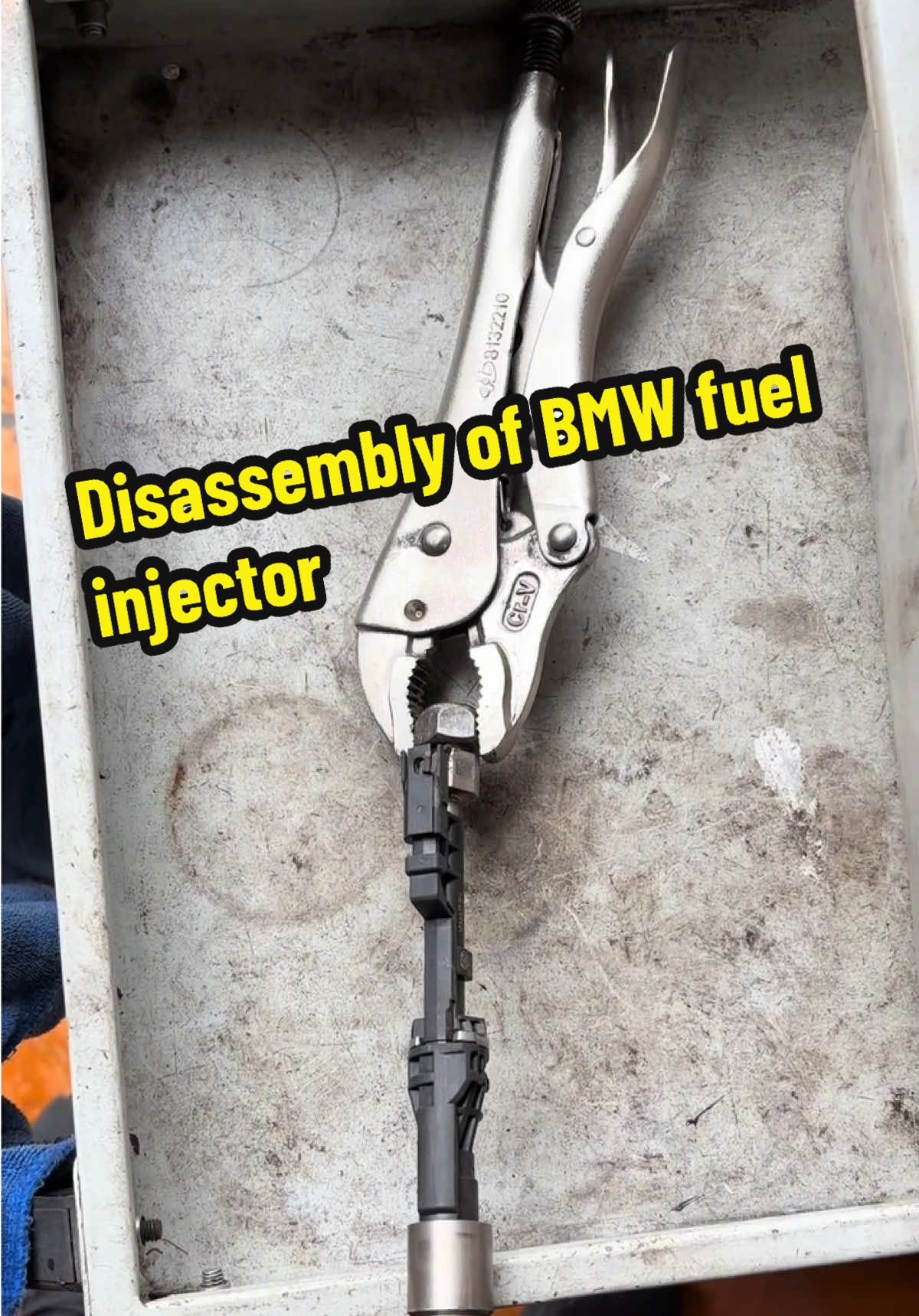 Disassembly of BMW fuel injector#Mechanic #automobile 
