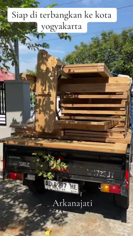 PRODUKSI PINTU DAN KUSEN Dengan material bahan kayu jati asli perhutani  untuk ukuran dan model bisa custum  🚪 PINTU   🚪 KUSEN  🚪 JENDELA  Lokasi workshop : 📍Gagaksipat rt03 rw03 Ngemplak Boyolali Jawa Tengah  Untuk pemesanan dan konsultasi bisa DM/WA : 085700045100