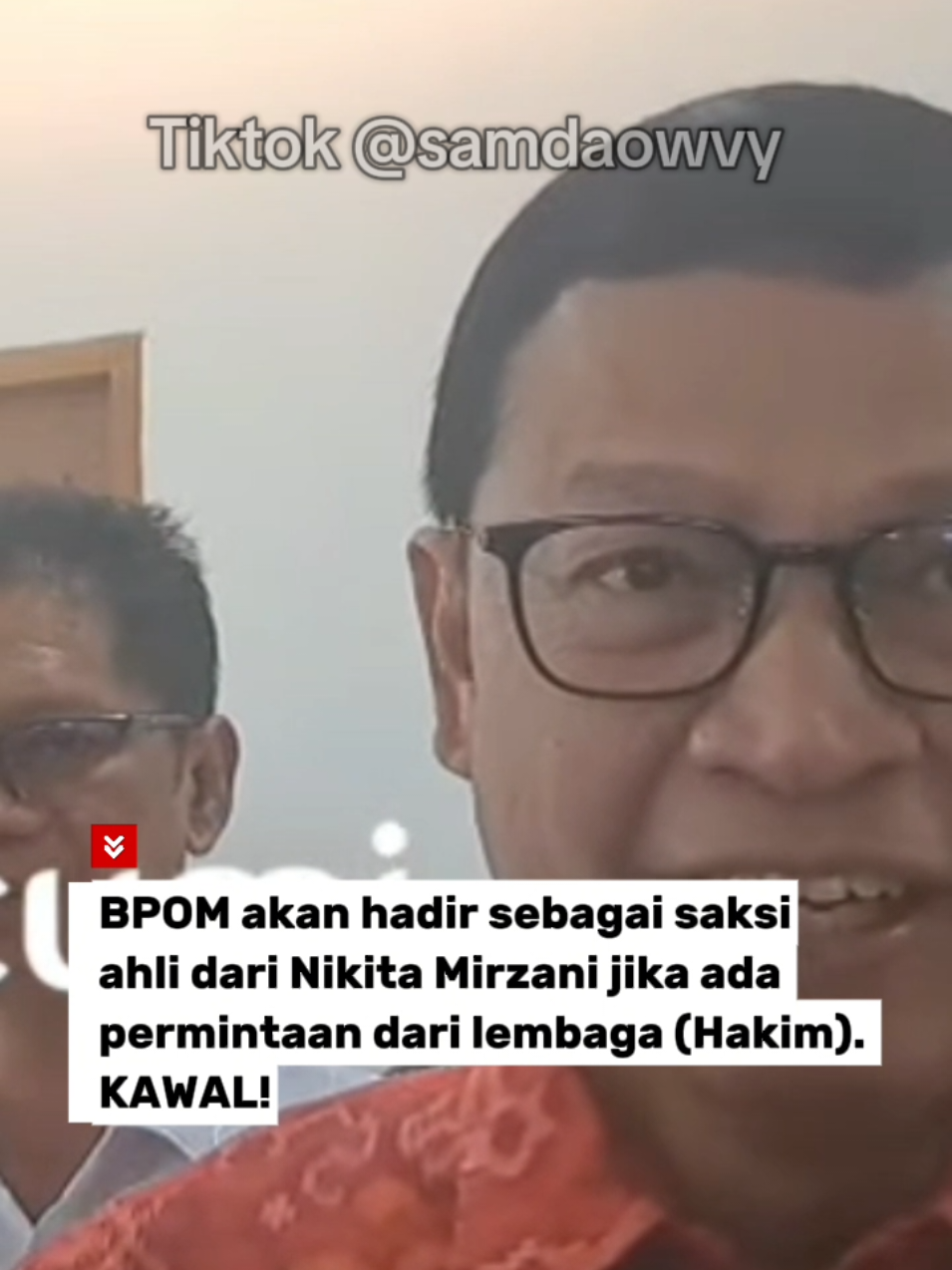 🚨Bukan tidak mau hadir ya guys, BPOM akan hadir jika ada surat permintaan yang dikirimkan oleh Lembaga, dalam hal ini surat permintaan dari Hakim, bukan surat permintaan individu untuk hadir sebagai saksi ahli seperti yang telah dilayangkan oleh Kuasa Hukum Nikita Mirzani.  Memang dalam persidangan, PH Nikita Mirzani telah meminta Hakim Ketua untuk mengeluarkan surat permintaan kepada BPOM untuk menjadi saksi ahli dalam persidangan Nikita Mirzani VS Reza Gladys, tetapi Hakim Ketua menjawab untuk silahkan PH Nikita sendiri mengirimkan surat permintaan tersebut. Masih ada harapan guys, kita dengarkan apa jawaban Hakim Ketua nanti saat diminta untuk mengeluarkan surat ke @bpom_ri . KAWAL! @pnjakartaselatan  @sinduperadjin  #bebaskannikitamirzani #justicefornikitamirzani #nikitamirzani #nikitamirzanimawardi_17 #bpom 