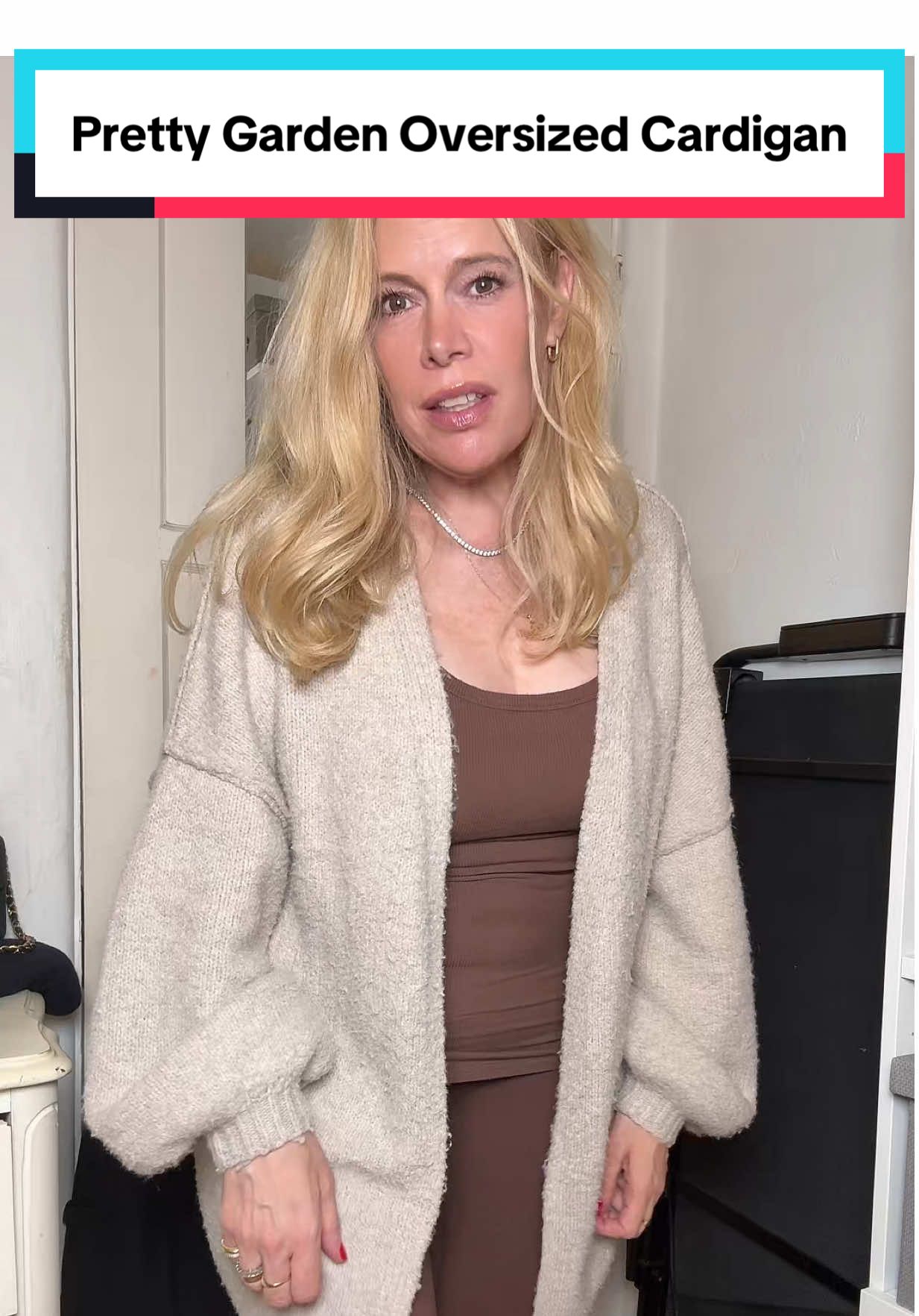 Mid-size girls get it 👀 comfy + confident.  #prettygarden #cardigan #oversizedcardigan #sweater #midsizedfashion @PrettyGarden 