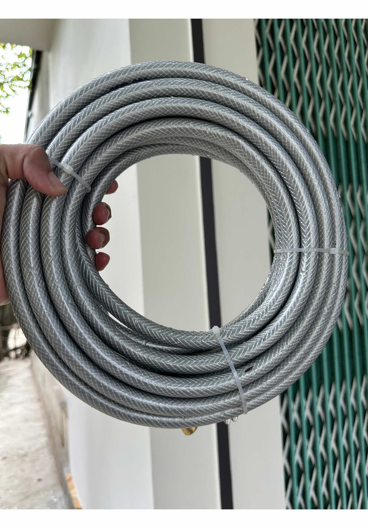 Nhà có ống dẫn nước thử lắp bộ dây và vòi tăng áp vào để xịt rửa xe mà không kéo dây điện máy móc #voixittangap #voixitruaxe #voitangap #xuhuong #hảogiadung68686 