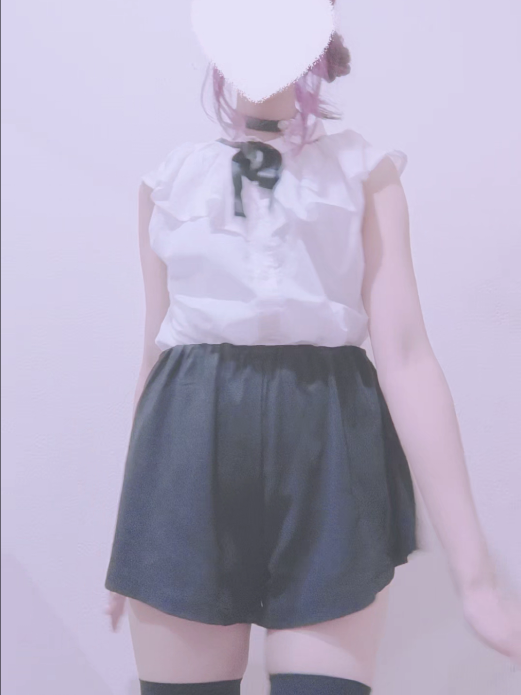 今回はちゃんと動けた🫶🏻 最後は「ボン♡」で💣💥 チョーカー引っ張ると、、どうなるか知ってる人( ˙꒳​˙ᐢ )ﾊｰｲ #コーデ #ヘアアレンジ #雰囲気 #チェンソーマン 