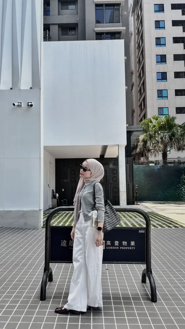 cocoknya jadi apa🙄 #taiwan🇹🇼 #taiwanlife #outfit #outfitinspo #ootdinspiration 
