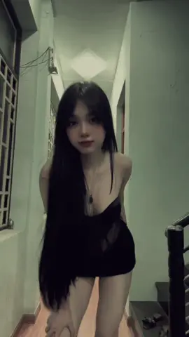 Mẹ tui có dấu mụt cô chân dài trong nhà hẹ hẹ  #trending #foryou #m7