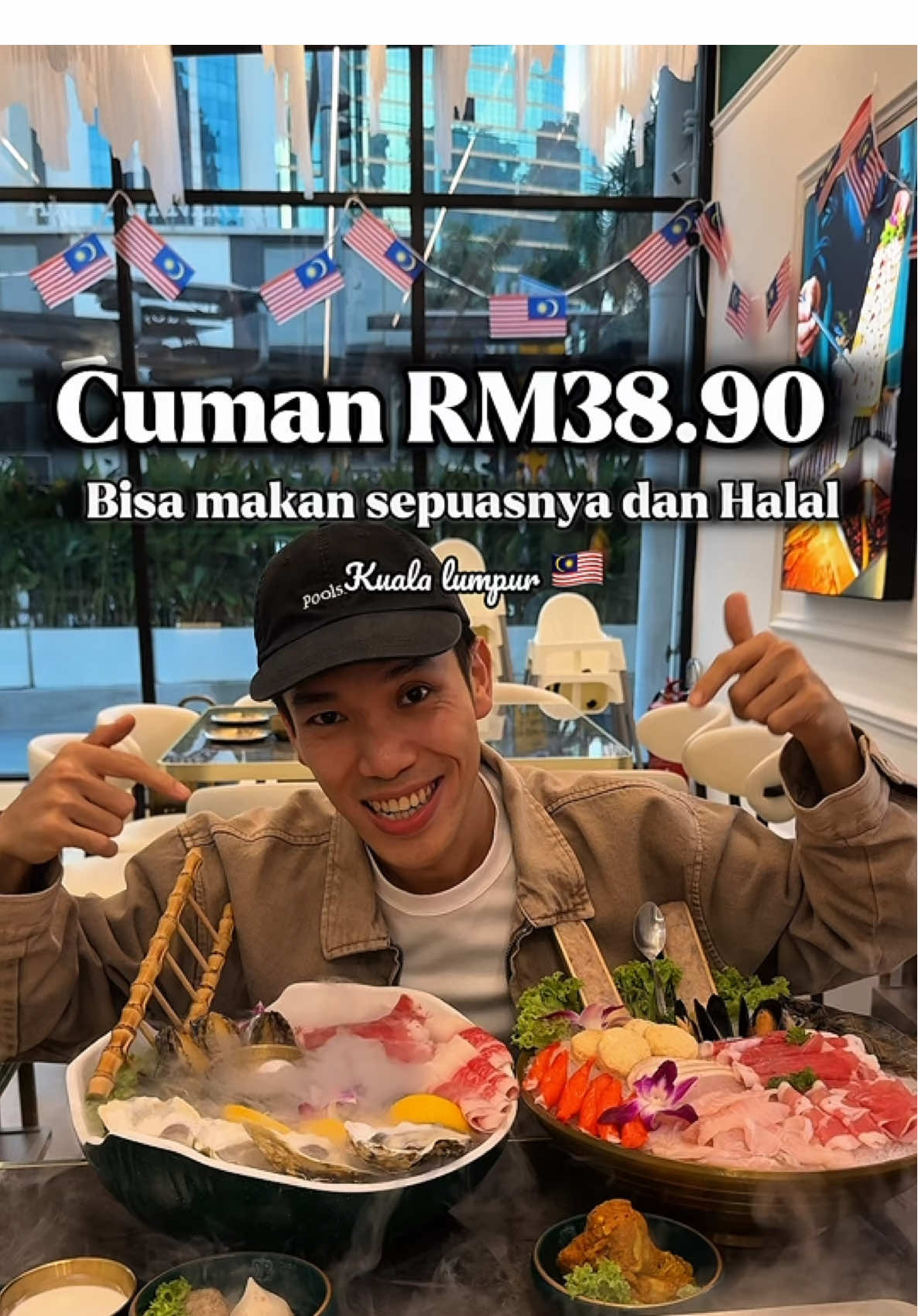 Lagi cari makan murah dan makanan halal di KL? Cuma RM38.90 udah bisa makan sepuasnya seafood fresh, potongan daging tebal, sate, sampai rendang khas Malaysia. Suasananya rame banget cocok buat kuliner hemat bareng keluarga atau teman Bonusnya ada Lucky Wheel, bahkan bisa dapet voucher Cendol Musang King penutup manis creamy segar setelah makan pedas. 📍 Supamala Hotpot, Chow Kit, Kuala Lumpur Kalau ke Malaysia, kalian lebih pilih buffet halal sepuasnya kayak gini atau street food malam KL?  #sapot #sapotlokal #malaysia #klfoodie #foodiekl 