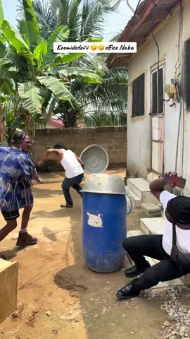 Eii this v#guy#fryp #ghanatiktok🇬🇭 @🦋MONA🦋 @ORIGINAL AB3L33 🇬🇭🇵🇹 @official_emeliabrobbey🇬🇭🇬🇧 @Adams Kitchen 