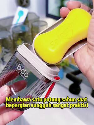 Saat traveling, gunakanlah untuk menyimpan sabun.Praktis dibawa-bawa!