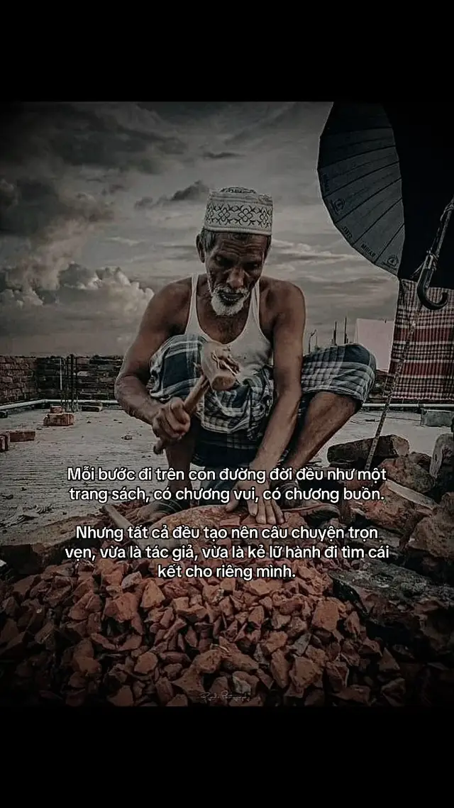 “Mỗi bước đi trên con đường đời đều như một trang sách, có chương vui, có chương buồn, nhưng tất cả đều tạo nên câu chuyện trọn vẹn.#xuhuongtiktok #viralvideostiktok #fyp 