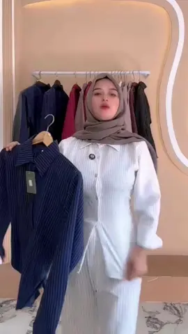 Selena fitted Shirt - kemeja kerja wanita fit garis stripe karet premium #blouse #atasanwanita #fashiontips #fashiontiktok #outfitideas 