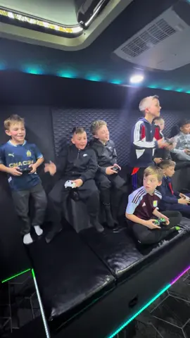 ✨ Kids living their best life – gaming, singing & laughing together on the Ultimate Gaming Bus in the UK 🎮🎤 This is what unforgettable birthdays look like 🥳🚀 #GamingBus #PartyVibes #Birthday #westmidlands #shropshire 