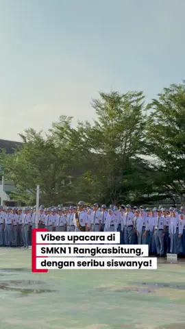 Pagi yang cerah tadi, saya berkesempatan menjadi inspektur upacara di SMKN 1 Rangkasbitung, sekolah yang mempunyai halaman luas ini rupanya mempunyai jumlah murid lebih dari seribu! lagu daerah “Apuse Kokon Dao” yg dinyanyikan siswa terdengar merdu dan menggembirakan. terimakasih para guru dan siswa/i atas terselenggaranya upacara pada hari ini. #smkn1rangkasbitung