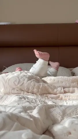 Xin chào buổi trưa các cô chú 🥰#embe #embedangyeu #embedethuong #baby #xuhuong 