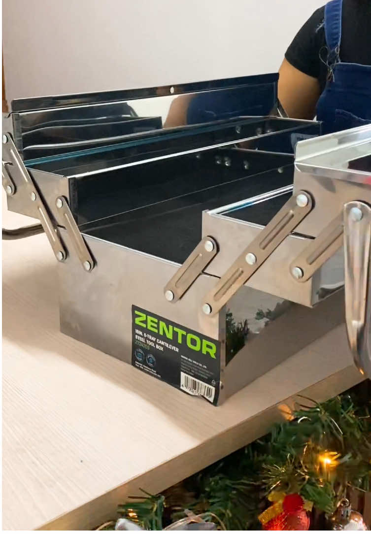 Kung usapang tibay lang din naman, Magpapatalo ba si Zentor Tools dyan, Syempre hindi. subukan mo na para malaman mo quality na sinasabi ko. #zentortools #stainlesstoolbox #heavyduty #fyp #foryoupage 