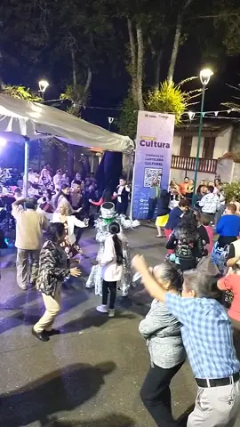 tremendo baile para celebrar el segundo aniversario del nombramiento de 