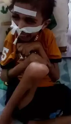 شيوخ ركّع وأطفال رُضّع بين كبار سن أنهكتهم الحاجة وصغار لا ذنب لهم سوى الفقر، يقف اليوم طفل من ذوي الاحتياجات الخاصة يُصارع الألم بعد التهاب حاد زاد معاناته. بحاجة إلى مراجعات طبية وعلاجات ومصاريف يومية، وعائلته المتضررة جدًا عاجزة عن توفير أبسط احتياجاته. يحتاج 900 الف تكاليف العلاجات والمراجعات لمدة شهر  🤲 يا أصحاب القلوب الرحيمة.. وقفتكم معه تعني حياة وكرامة، فلا تتركونه وحيدًا في وجعه. اليگدر يساعده لا يقصر  07806111969 وتساب  او مراسلتي بالخاص  الي يريد ماستر كارد رافدين  موجوده  #العراق 