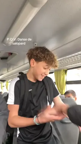 Tu danse pas tu passe pas tu passe pzs 😂#logobi#tudansepas#pourtoi#foryou#fyp