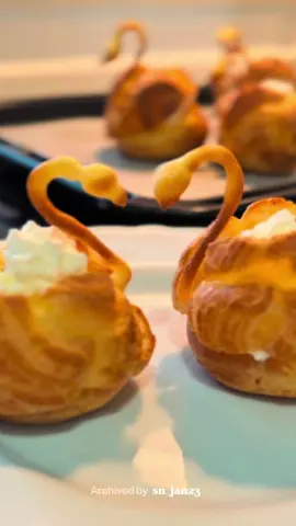 スワンシューって可愛いよね〜🦢 ちょっと凝ったティータイムでした！☕️ カルディのこのコーヒー超おすすめだよー！牛乳で割って飲んでね🥛 #cafe #シュークリーム #senna #tiktoklive #配信者