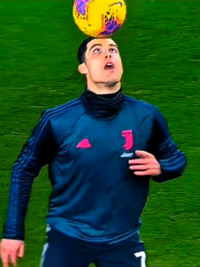 ronaldo amazing skills 💥  .  .  . football #footballshorts #Ronaldo #ronaldoskills #ronaldo #cr7 