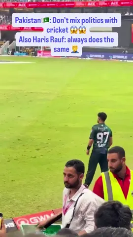 It was Started by Indian crowd chanting kholi kholi and haris response was on spot🔥 #foryou #viral #fyp #indiavspakistan 