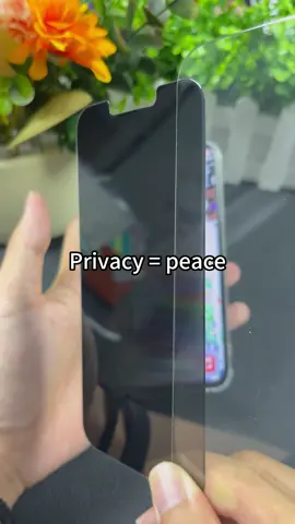 The second I applied this screen protector, I felt way more comfortable using my phone in public#PrivacyScreen #ScreenProtector #TemperedGlass #TikTokMademebuyit #iphone17 