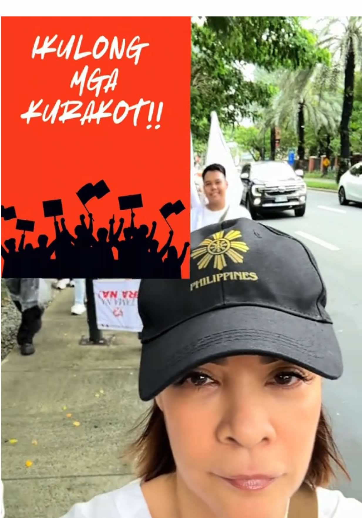 Ang mahalaga ay #Tumindig para sa bayan.  Di man nakarating sa Luneta o Edsa Shrine, itong maliit na grupo ay nagtipon sa Edsa corner Estrella st.  Gamitin natin ang boses at kakayahan natin para #IkulongMgaKurakot #Edsa #TrillionPesoMarch 