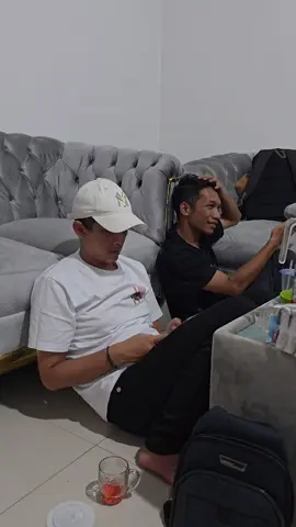 tamu tak diundang 🫢
