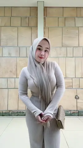 #ukhti #jilbab #cantik #ketat #pulen 