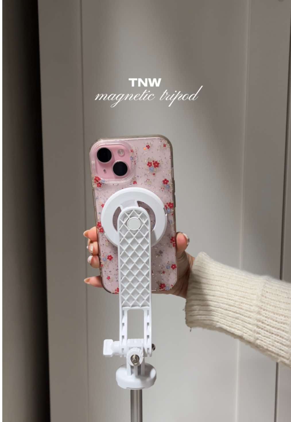 finally got this magnetic tripod from tnw! 😍 super safe ng phone and hindi mauga  #tnwtripod #tnw #tripod #tnwmagnetictripod #magsafetripod 