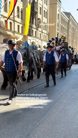 Anstich im Volksängerzelt Schützenliesl auf der Oide’n Wiesn durch Monika Gruber Wiesen Oktoberfest Wiesn Promis Oktoberfest München 2025 #OktoberfestMünchen2025 AgenturppF #4you #4youpag