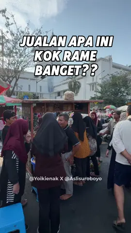 [ SENG SERING NYAMIL WES TAU NYOBA IKI?]  Yoiki rek crispy udang, iki ngono dodolane macem-macem crispyan mulai teko udang, kentang, barbara, kakap.  Regone per pcs iku 3 ewuan ae, oleh saos pisan. Rasane cripsy & gurih.  Crispy udang Ngarep Tugu Pahlawan Bukake isuk Saben Dino Minggu Kuy gas ajaken koncomu utowo ayangmu gawe mrene!  _______ Dadi ono seng wes tau nyicipi iki pisan?
