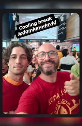 @Damiano David un ricordo del derby di ieri 21-09-25 da te seguito e festeggiato a Barcellona !      💛♥️. Grazie alla tua fan che ho”conosciuto “tramite social per te @dajet @AS Roma 
